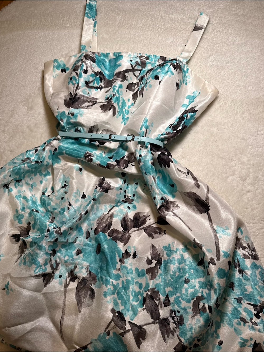 Laura Petites Floral Satin Fit & Flare Dress with Belt | Size 12P - Picture 4 of 10
